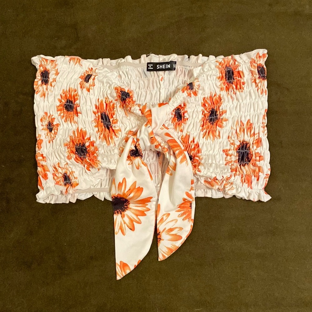 Shein sunflower tie top, size medium